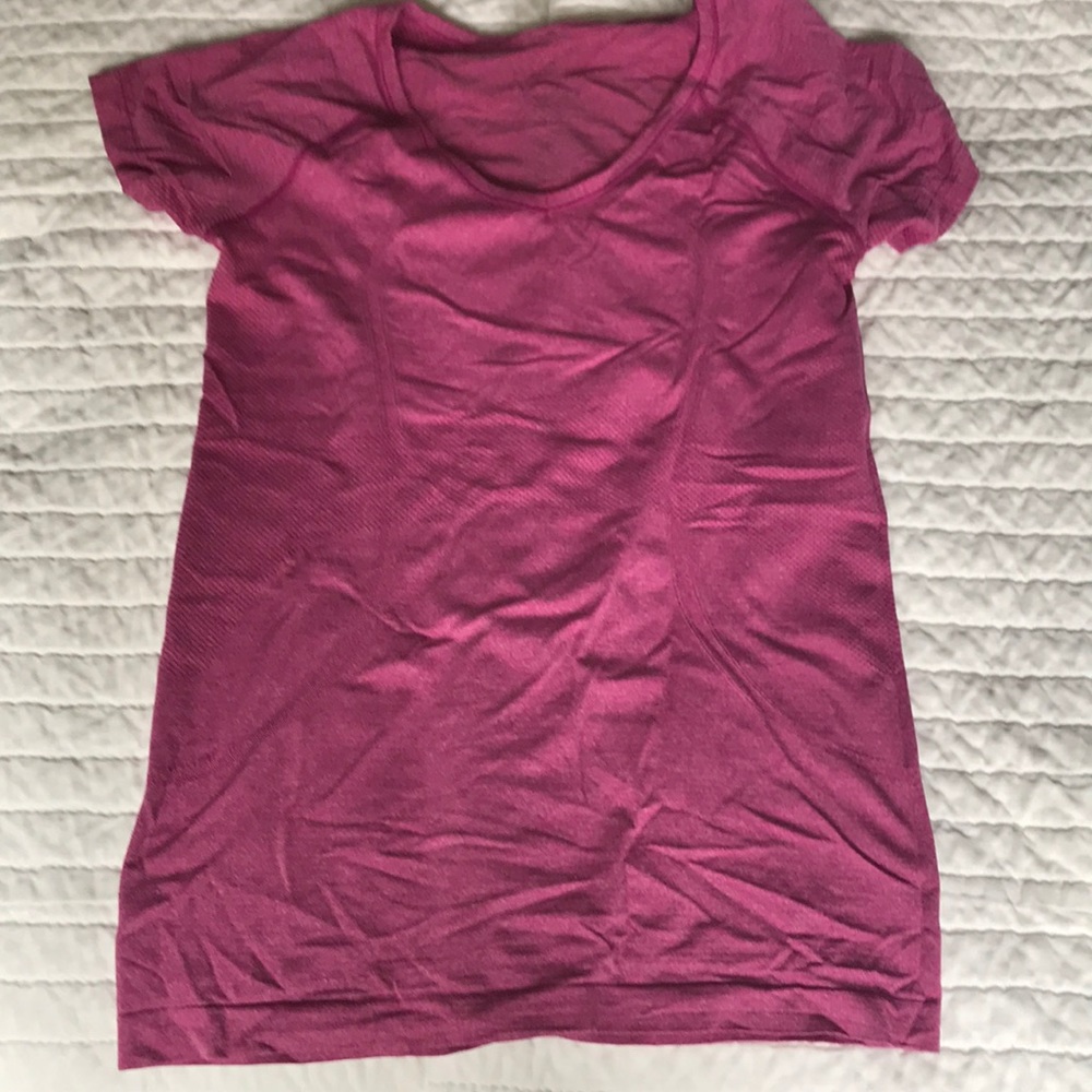 Lululemon berry pink short sleeve tee
